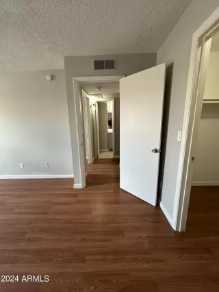 Photo #6: 6676980 Listing