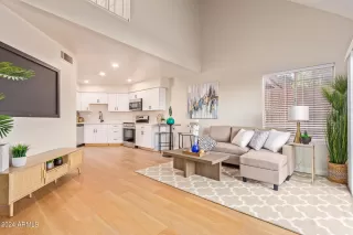 Photo #2: 6676989 Listing 