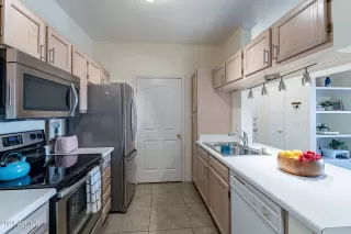 Photo #3: 6677154 Listing