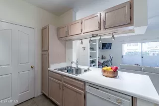 Photo #4: 6677154 Listing