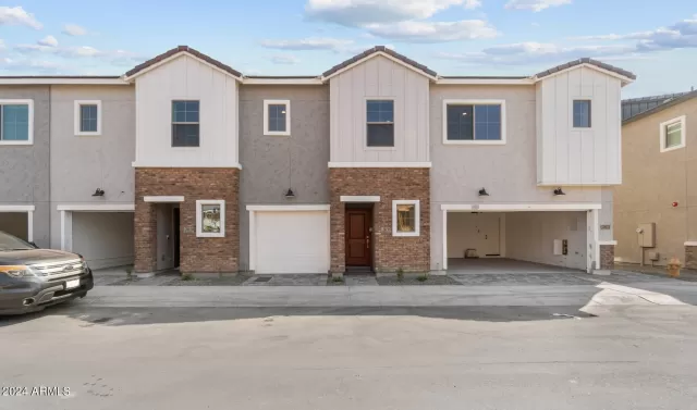 MLS: 6677157 Condo For Sale