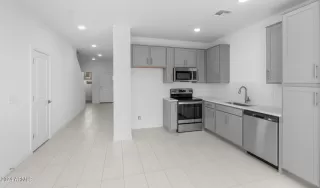 Photo #5: 6677157 Listing