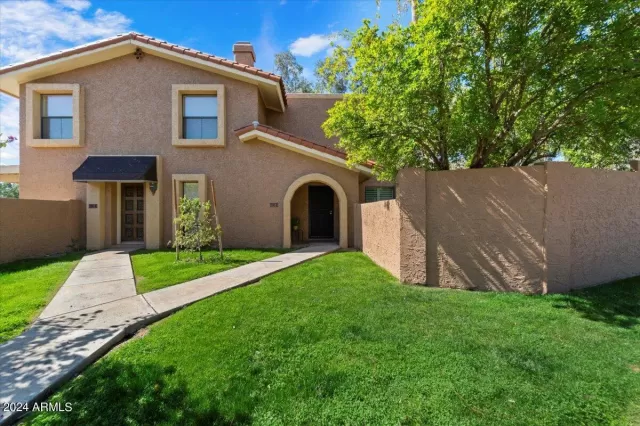 MLS: 6677221 Condo For Sale