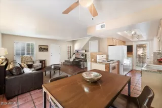 Photo #6: 6677221 Listing