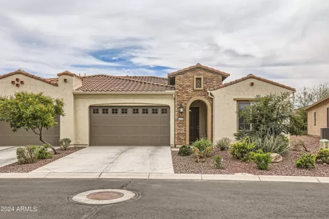 MLS: 6677550 Condo For Sale