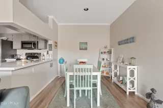 Photo #5: 6677555 Listing