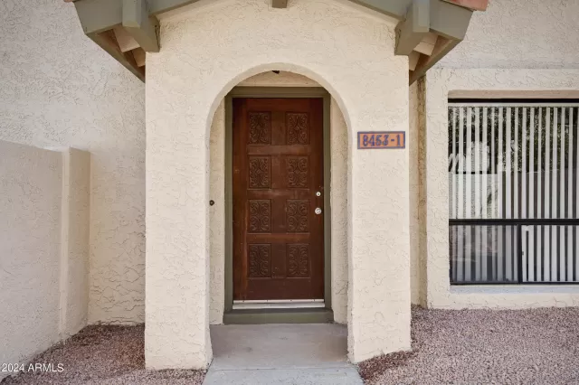 MLS: 6677610 Condo For Sale