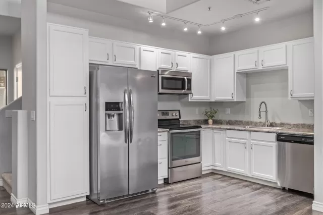 MLS: 6677617 Condo For Sale