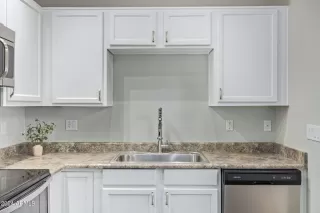 Photo #3: 6677617 Listing 