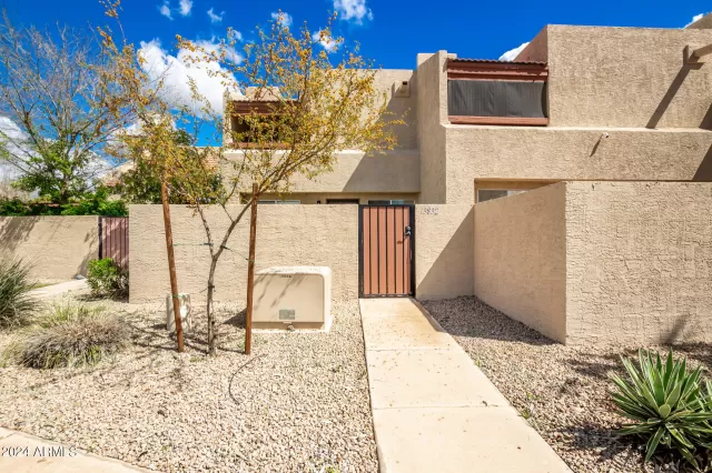 MLS: 6677654 Condo For Sale