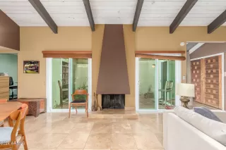 Photo #6: 6677799 Listing