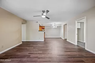 Photo #6: 6677815 Listing