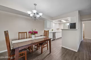 Photo #5: 6677818 Listing