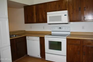 Photo #4: 6678245 Listing