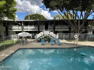 Photo #2: 6678395 Listing