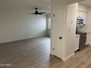 Photo #5: 6678395 Listing