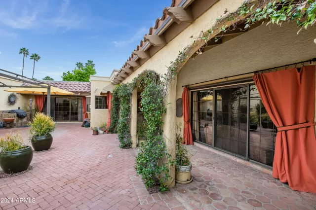 MLS: 6678467 Condo For Sale