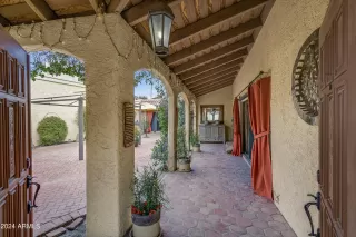 Photo #5: 6678467 Listing