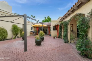 Photo #6: 6678467 Listing