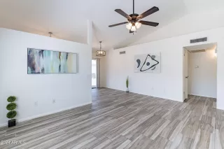 Photo #3: 6678529 Listing 