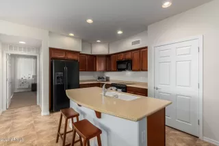 Photo #3: 6678666 Listing