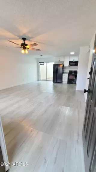 Photo #5: 6678826 Listing