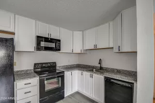 Photo #6: 6678826 Listing