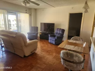 Photo #6: 6679050 Listing