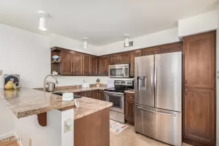 Photo #3: 6679228 Listing