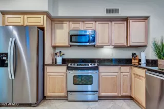 Photo #6: 6679364 Listing