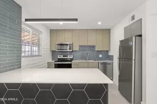 Photo #2: 6679496 Listing