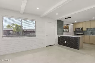 Photo #4: 6679496 Listing