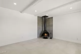 Photo #5: 6679496 Listing