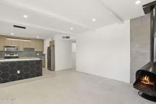 Photo #6: 6679496 Listing