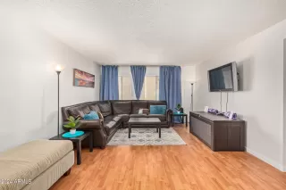 Photo #3: 6679651 Listing