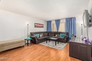 Photo #4: 6679651 Listing