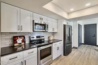 Photo #4: 6679660 Listing