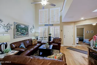 Photo #6: 6679708 Listing