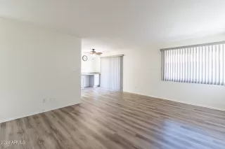 Photo #5: 6679997 Listing