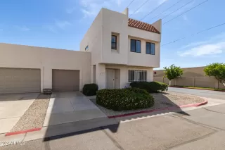 Photo #3: 6680259 Listing