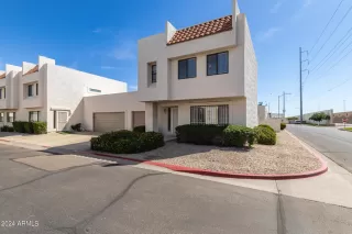 Photo #5: 6680259 Listing