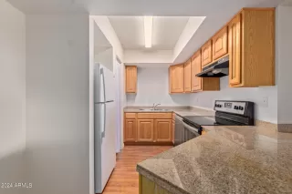 Photo #6: 6680699 Listing