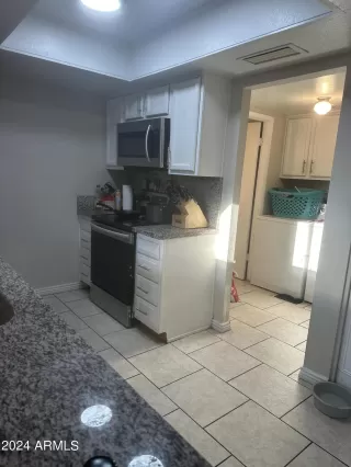 Photo #5: 6680752 Listing 