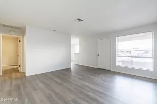 Photo #5: 6680771 Listing