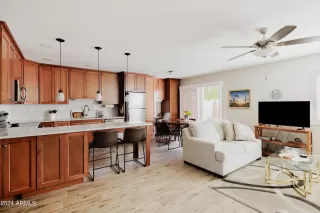 Photo #3: 6680951 Listing