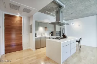 Photo #2: 6681037 Listing 