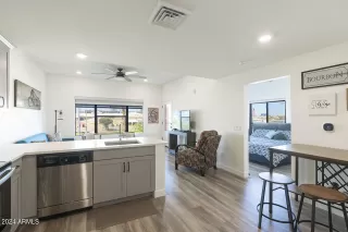 Photo #2: 6681055 Listing 