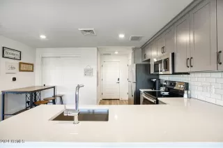 Photo #5: 6681055 Listing 