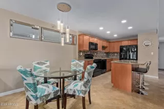 Photo #2: 6681071 Listing