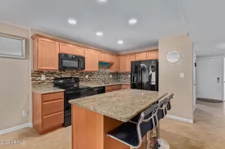 Photo #3: 6681071 Listing